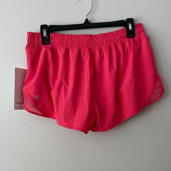 Lululemon NWT Hotty Hot LR Short 2.5” Lined Shorts - Picture 3 of 7